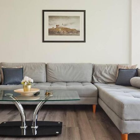 Big Apartment Next To Gordon Beach Plus Free Parking Тель-Авів Екстер'єр фото