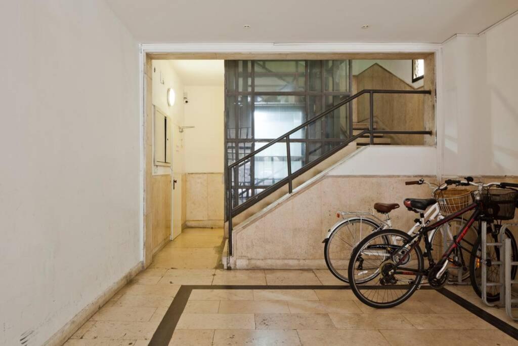Big Apartment Next To Gordon Beach Plus Free Parking Тель-Авів Екстер'єр фото