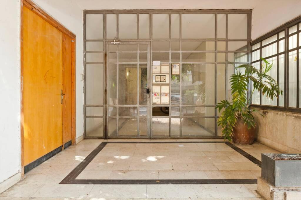 Big Apartment Next To Gordon Beach Plus Free Parking Тель-Авів Екстер'єр фото